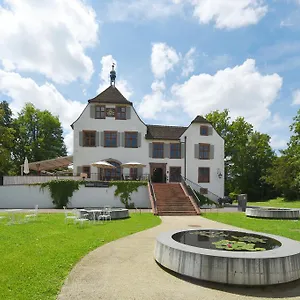 Im Schlosspark Basel